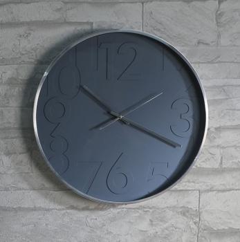 Uhr Grigio aus Aluminium Kunststoff silber Rand und innen Dunkelgrau