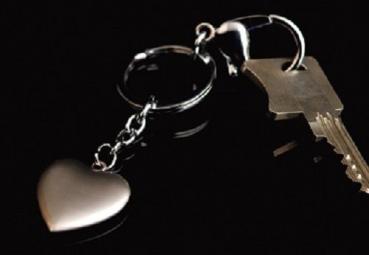 Schlüsselanhänger Herz aus Metall silber mit Karabinerhaken & Ring