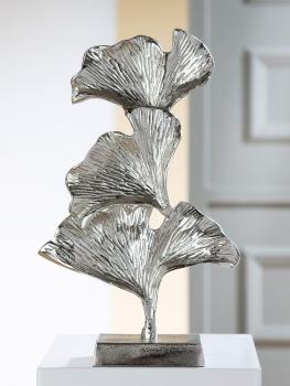 Skulptur Blatt "Ginkgo" silberfarbig Antikfinish auf eckiger Basis Alu